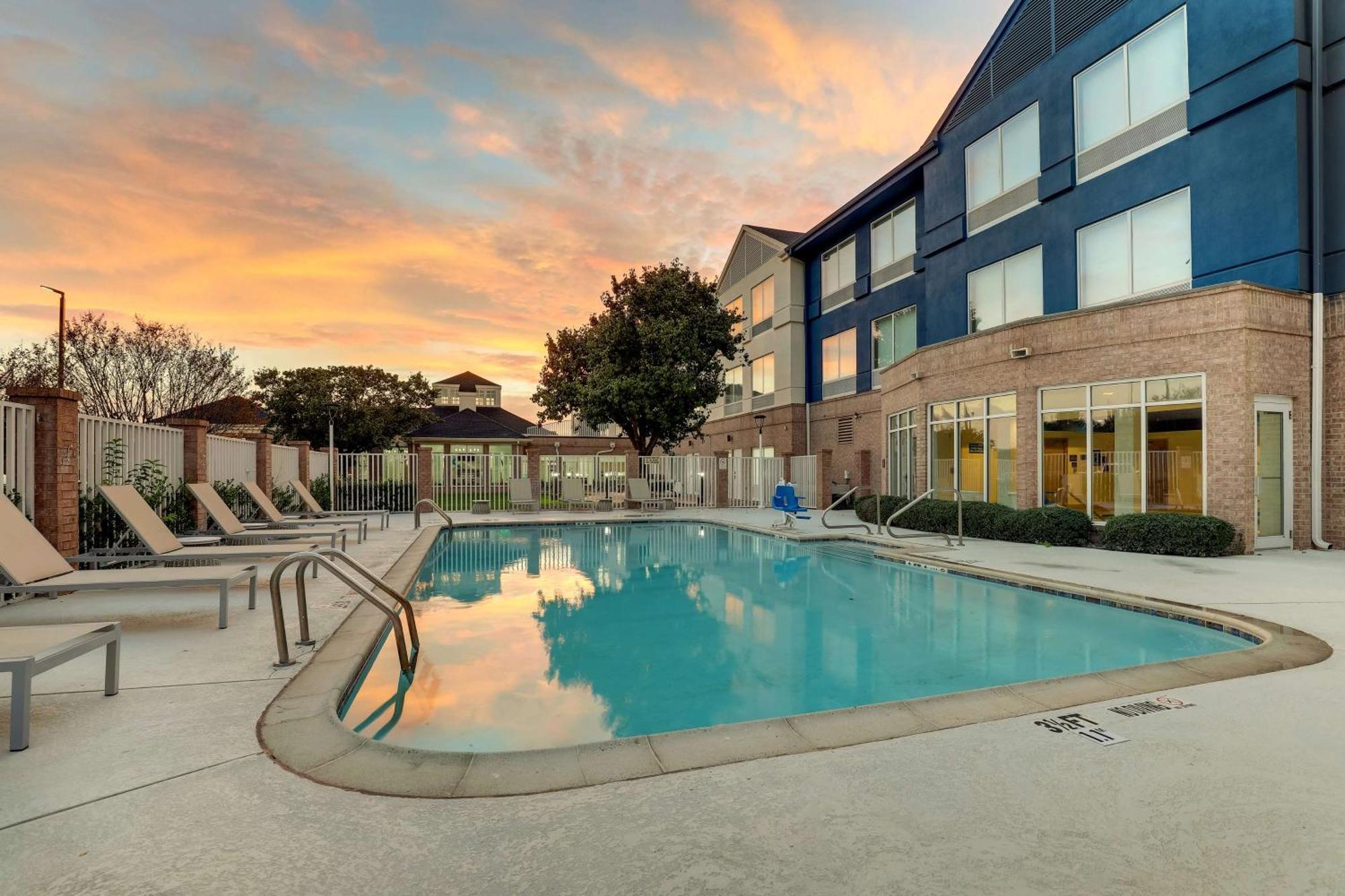 Hilton Garden Inn Fort Worth/Fossil Creek Dış mekan fotoğraf