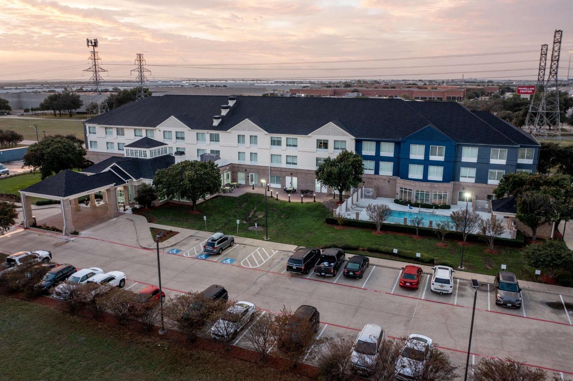 Hilton Garden Inn Fort Worth/Fossil Creek Dış mekan fotoğraf